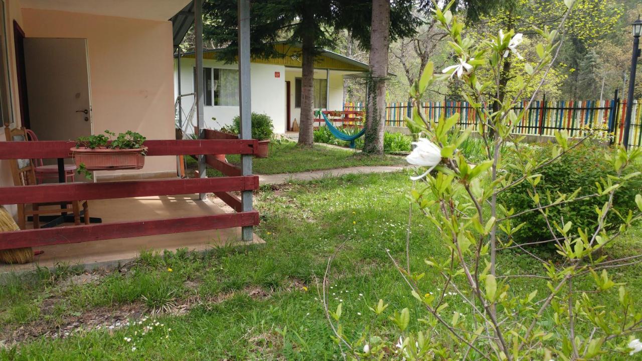 Къща За Гости Дъга Cherni Osum Esterno foto