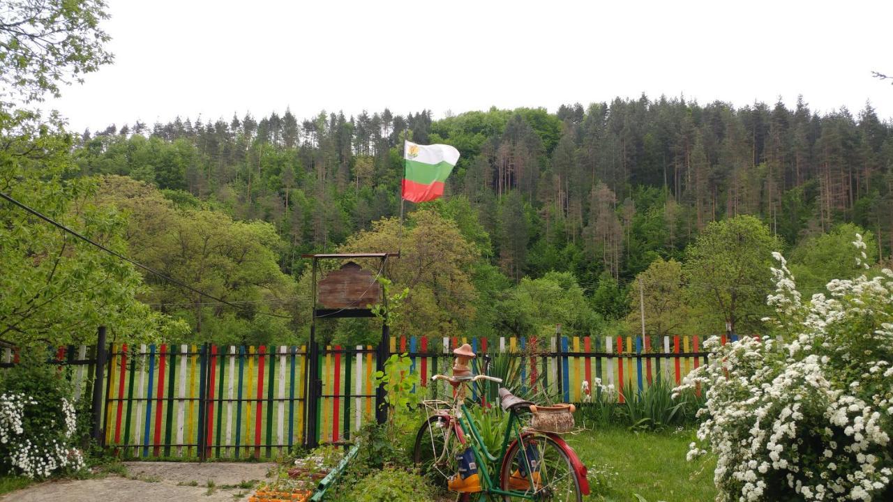 Къща За Гости Дъга Cherni Osum Esterno foto