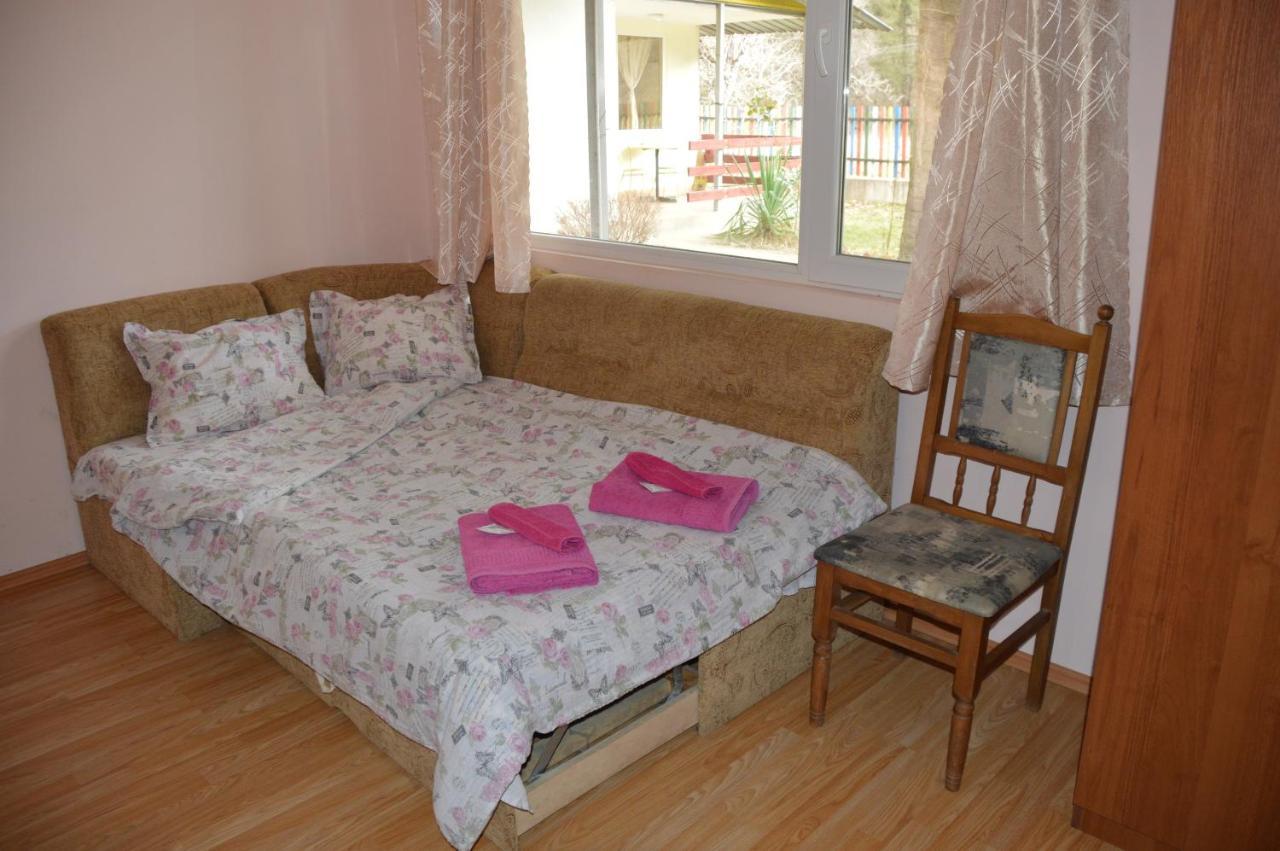 Къща За Гости Дъга Cherni Osum Esterno foto